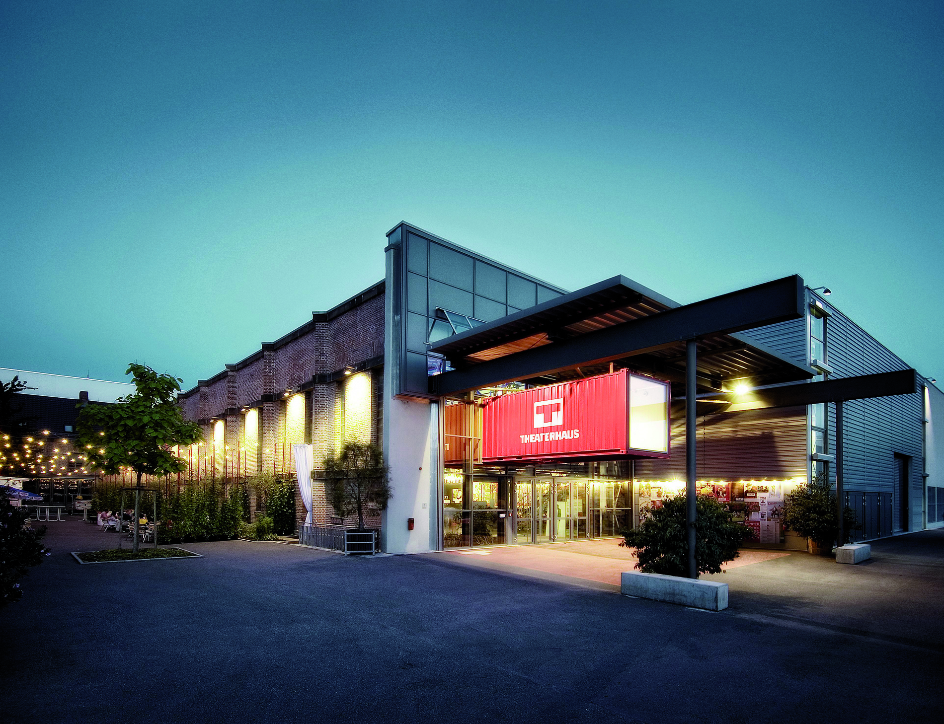 Das Theaterhaus in Stuttgart in der Totalen.